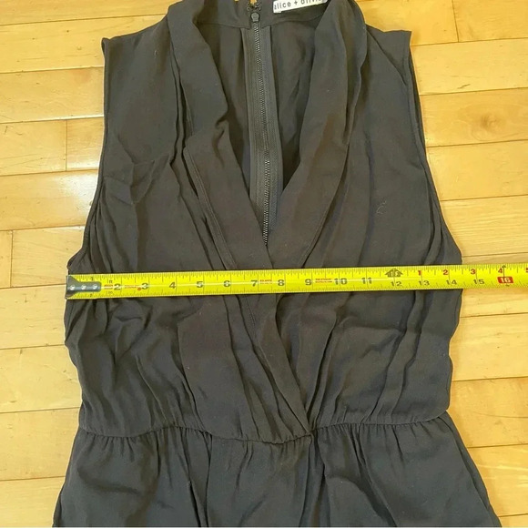 Alice + Olivia Romper Women’s Size 2 Black Zip Up Back V Neck Flowy - Picture 10 of 14